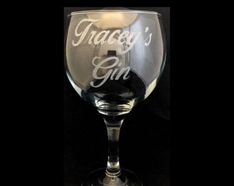 Hand engraved gin / Personal gin glass / Gin gifts for mum / Gin birthday gift