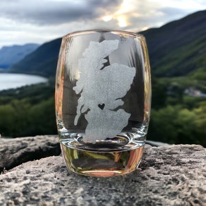 Custom whiskey glass / Retirement gift for man / Scottish gifts for men / Whisky glass