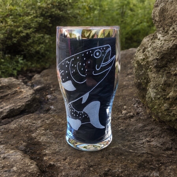 Fisherman gift / Beer lover gift / Fly fishing / Engraved pint glass / Valentines gift for him