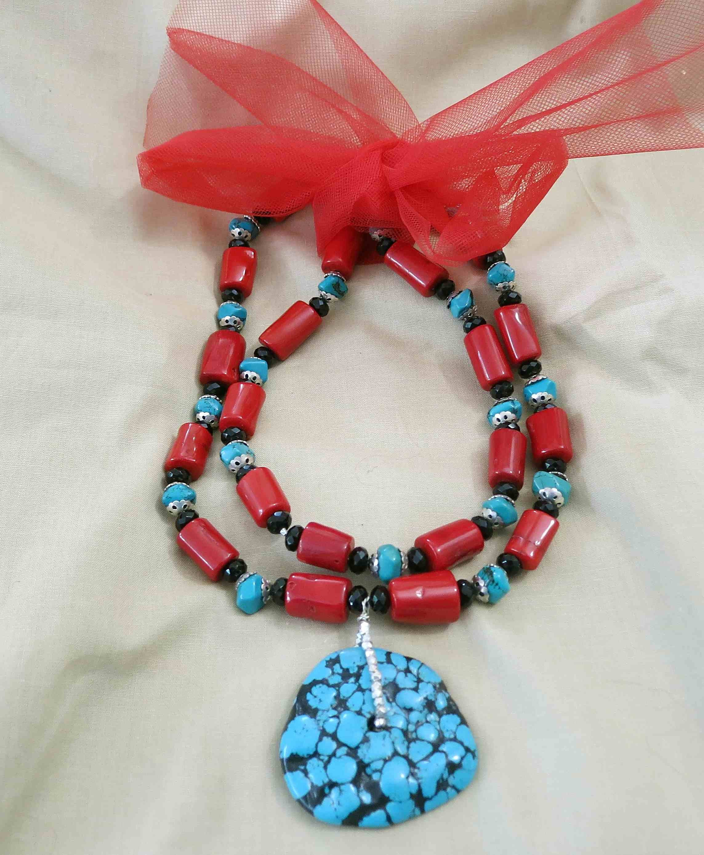 Collier Ancien Charme Argent Sterling Avec Onyx Et Corail - Occasion Bon état - Bijou Vintage - Chaîne Fantaisie