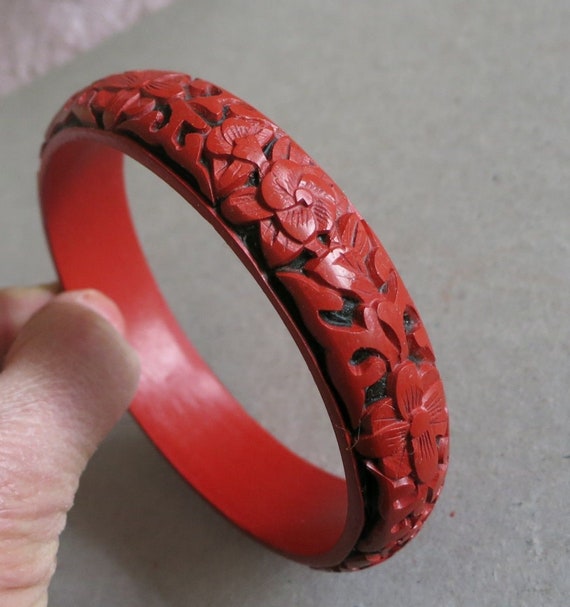 Vintage Chinese Deep Carved Cinnabar Lacquer Bang… - image 1