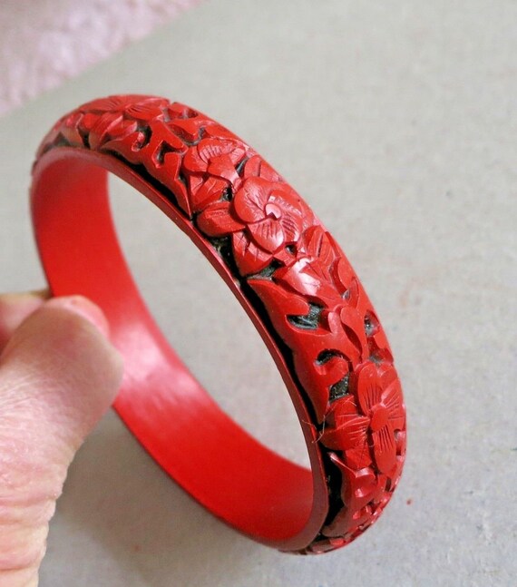 Vintage Chinese Deep Carved Cinnabar Lacquer Bang… - image 3