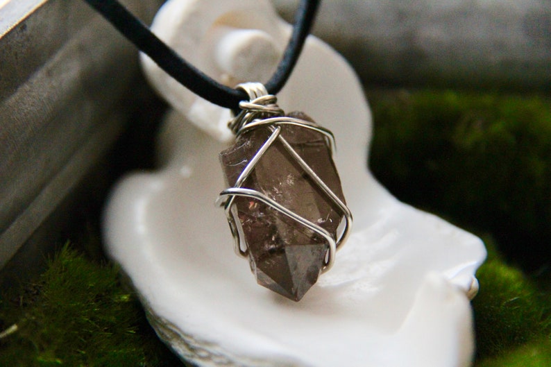 Raw Smoky Quartz Crystal Necklace Natural Smoky Quartz Crystal Choker Boho Crystal Healing Necklace Black GemStone Necklace Root Chakra