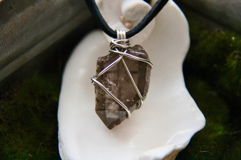 Raw Smoky Quartz Crystal Necklace Natural Smoky Quartz Crystal Choker Boho Crystal Healing Necklace Black GemStone Necklace Root Chakra
