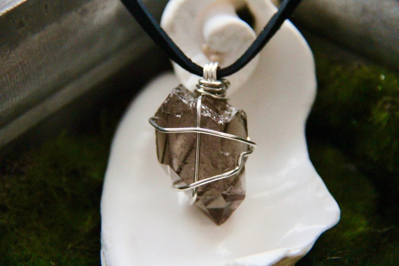 Raw Smoky Quartz Crystal Necklace Natural Smoky Quartz Crystal Choker Boho Crystal Healing Necklace Black GemStone Necklace Root Chakra