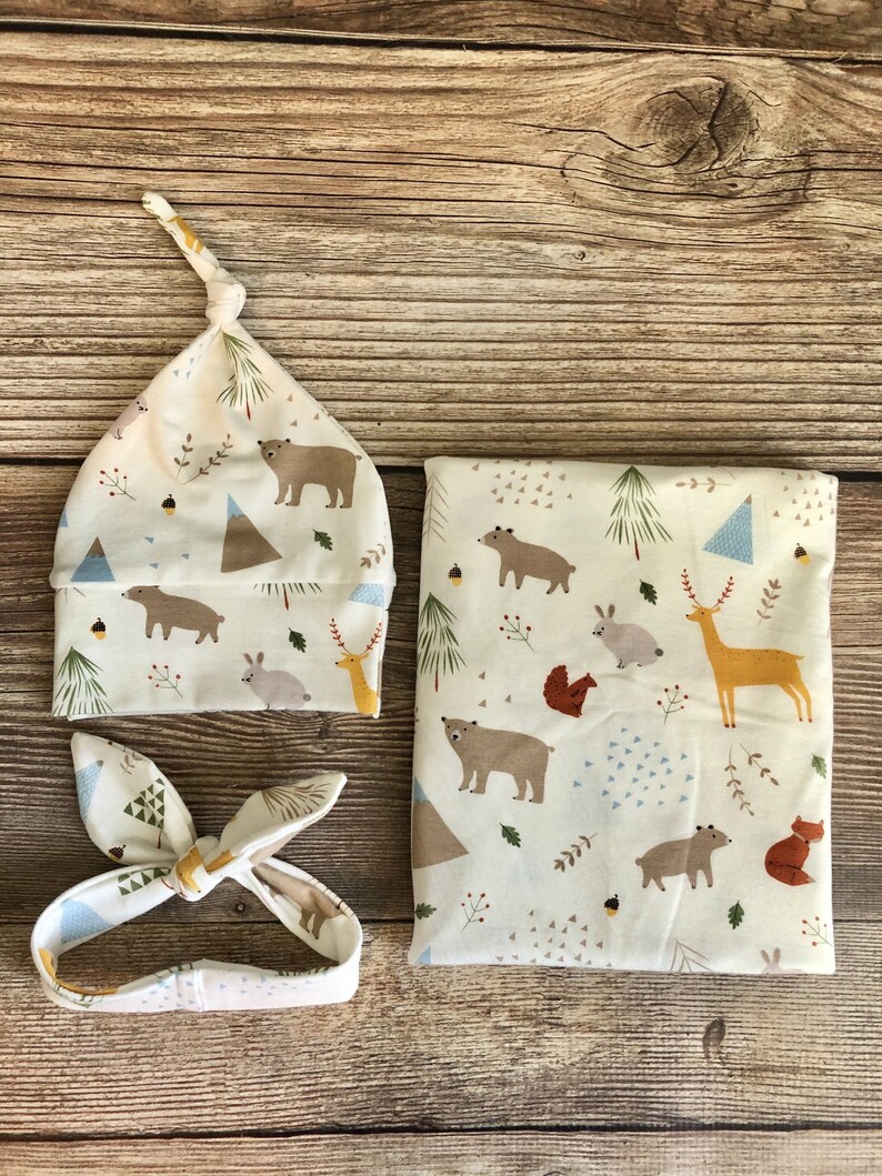 gender neutral swaddle set