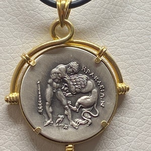 Athena Goddess Herakles Wrestling With the Nemean Lion Greek - Etsy