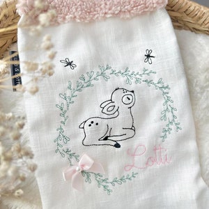 Embroidery file Lying deer in a wreath of leaves 16x26 image 2
