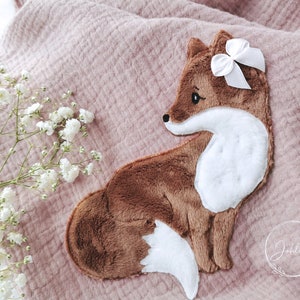 Embroidery file Fox in wreath 18x30