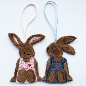 Embroidery file rabbit sitting pendant 10x10 Doodle ITH