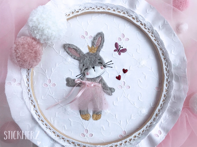 Stickdatei Kleine Hasenprinzessin 16x26 Hase Bild 1