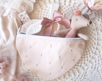 Embroidery file ITH Strawberry Bag 18x30