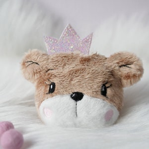 ITH embroidery file Emilia with crown 13x18