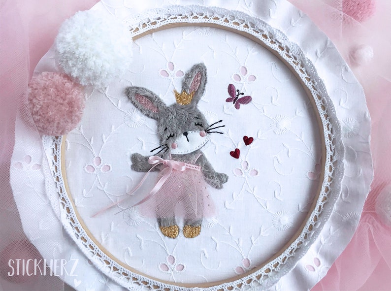 Stickdatei Kleine Hasenprinzessin 13x18 Hase Bild 1