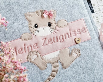 Stickdatei Katze Mimi mit Schild 18x30