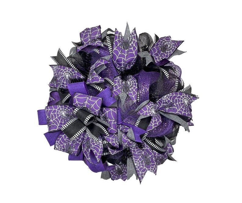 Creepy Crawly Spider Deco Mesh Wreath Featuring Purple and Black - Etsy