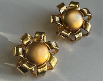 Vintage Gold Tone Erwin Pearl Flower Statement Clip On Earrings with Gold Button Center