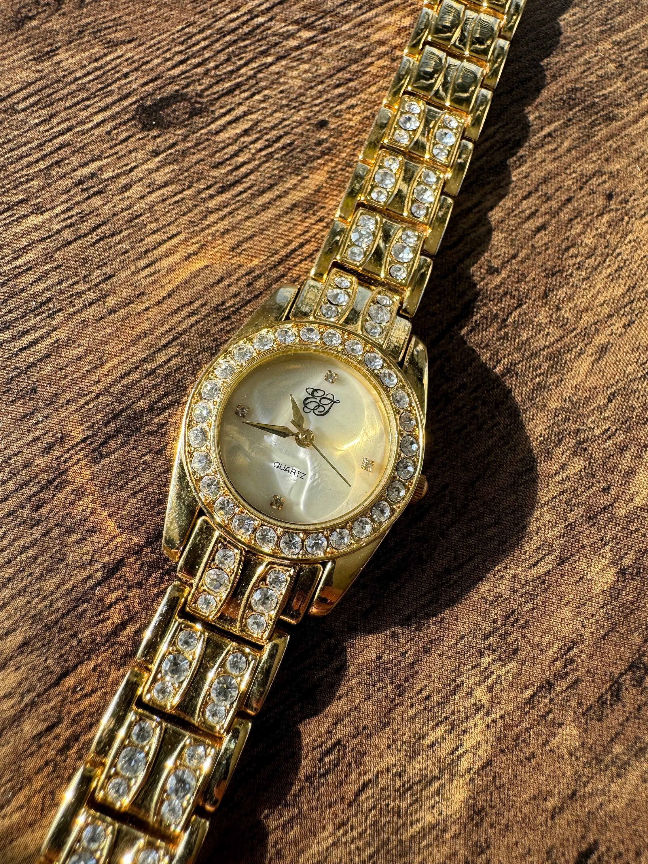 Elizabeth taylor white diamonds watch sales