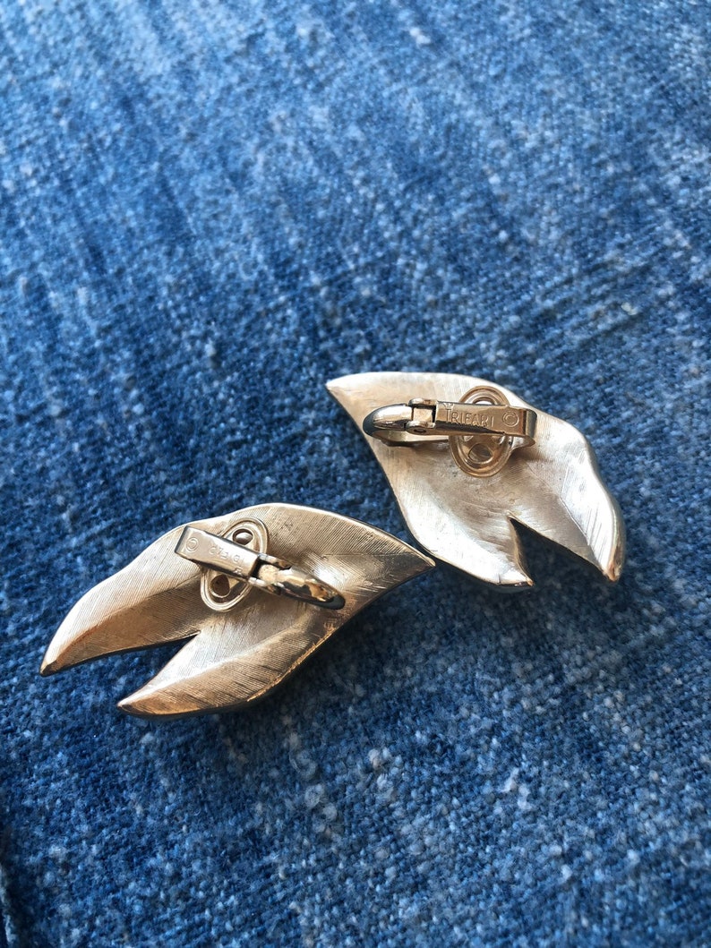 Vintage Trifari Clip On Leaf Earrings Vintage Designer Trifari Gold Tone Leaf Flower Earrings