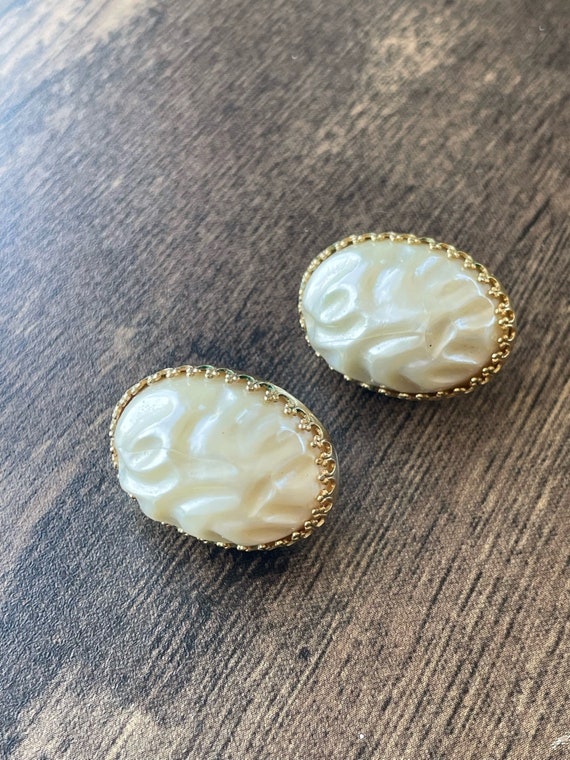 Castlecliff Large Pearl Clip On Earrings | Castlec
