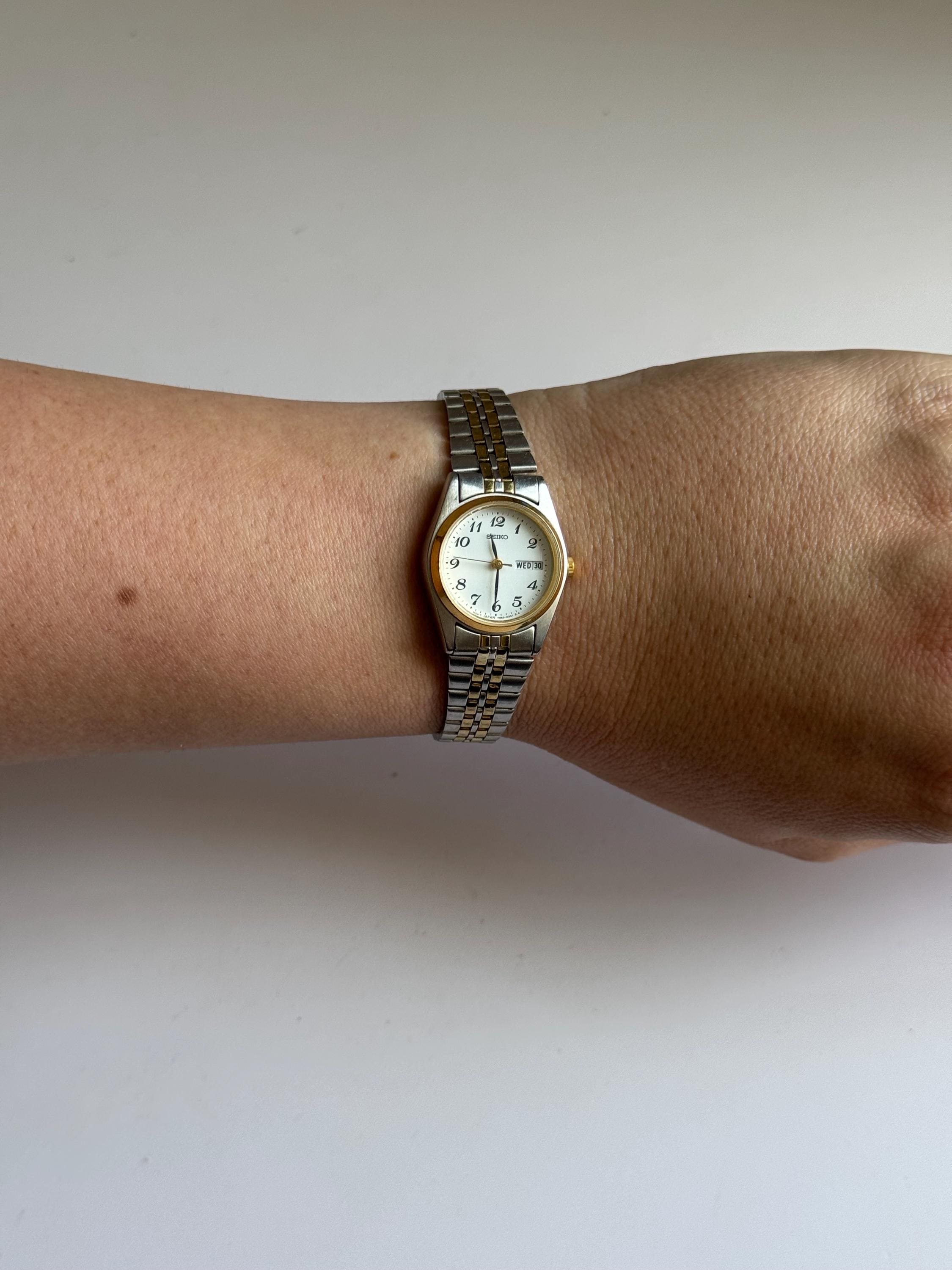 Vintage Seiko Two-tone Day-date Quartz Watch - Oyster Style