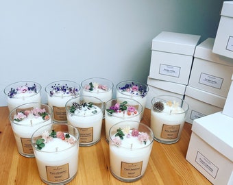 Coquette Soy wax candle with dry flowers