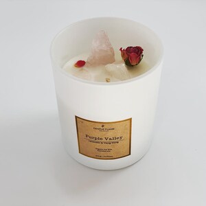 Luxury Soy Wax Candle With flowers&Quartz crystals | Low-Cost Shipping Across Europe | Perfect Gift
