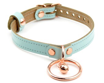 Bague en or rose et chaton Bell Aqua Adore Collier de jour en cuir bleu | Soumis DDLG Pet Play Kitty Collier de jour | Col39AqRngBl