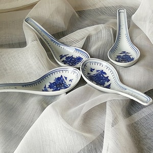 Plat à Riz Porcelaine Fleurs Roses Avec Cuillère - Occasion