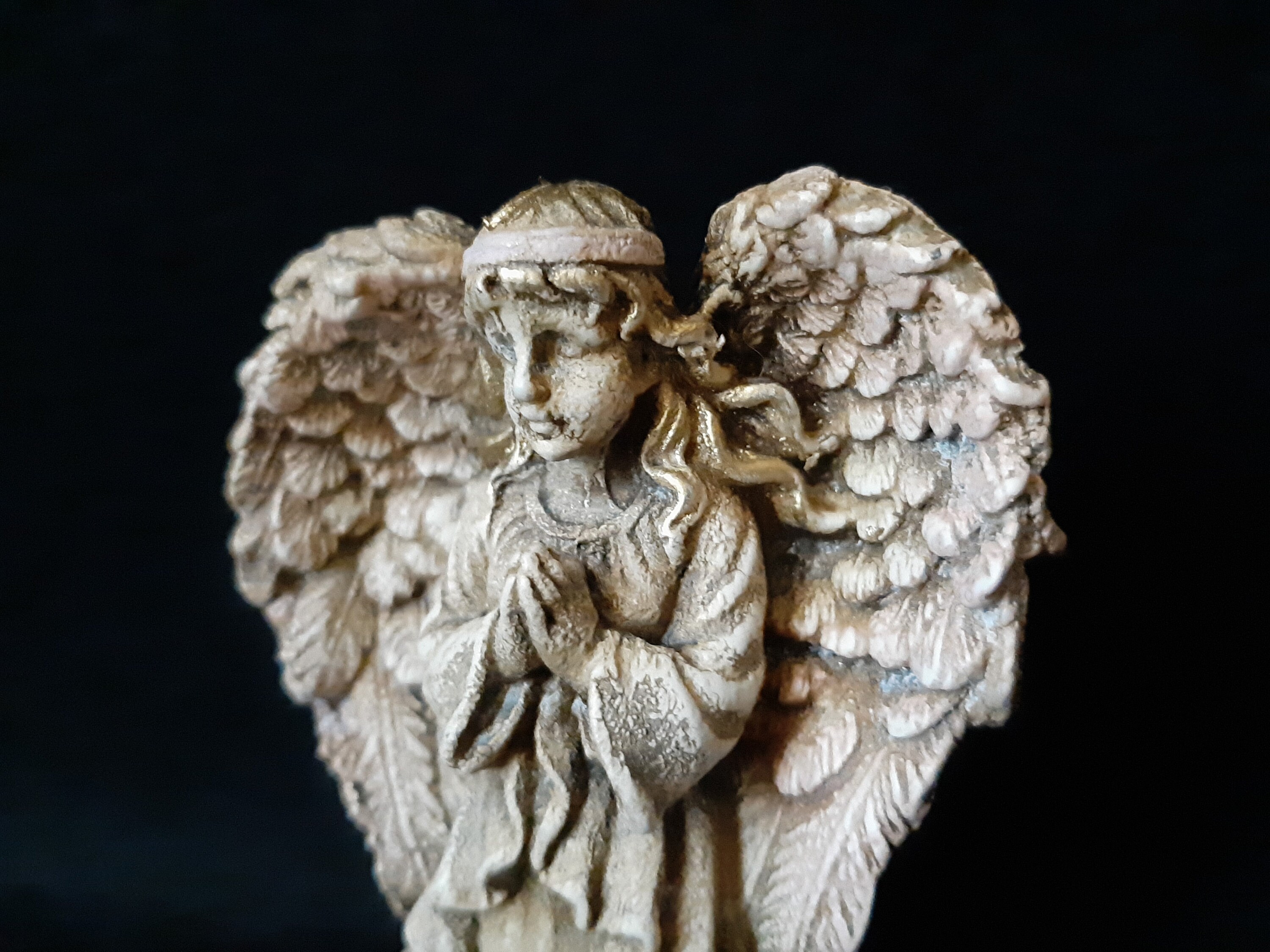 祈る天使の像 – スピリチュアルギフト、洗礼や結婚式のための