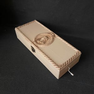 Handcrafted wooden music box Happy birthday song gift box Unique birthday gift Hand crank music box Gift for music lovers and collectors