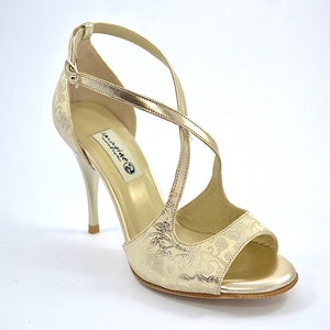 Imagine Brand new model, open toe with Crisscross, in beige suede and floral gold prints