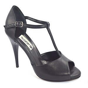 Women Tango Dance Shoes, peep toe in black soft leather.Classic peep toe model with adjustable T-strap
