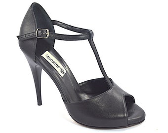 Women Tango Dance Shoes, peep toe in black soft leather.Classic peep toe model with adjustable T-strap