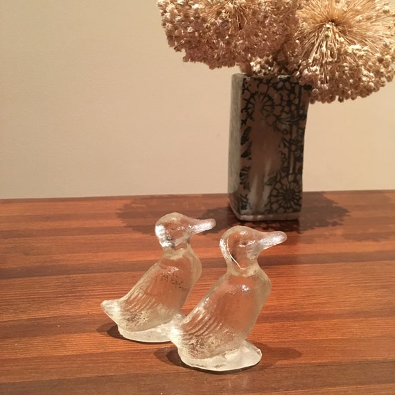 人気ブランド Miniature of Pair 1930's Etsy - Figurines Duck Glass 工芸品