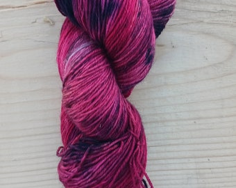 Gothic valentine,  Handdyed merino sock yarn