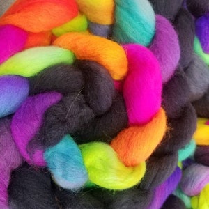 Hand-dyed falkland wool Roving for spinning or felting, rainbow in the dahk roving, Dio roving