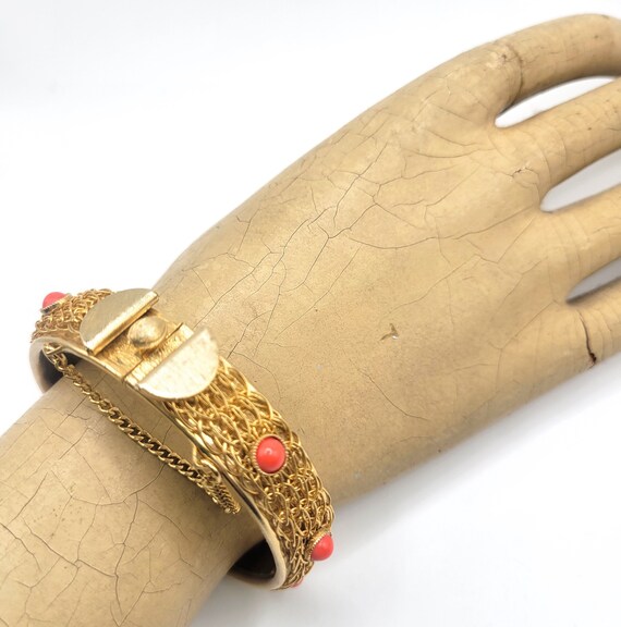 Vintage Mesh Bangle Bracelet with Faux Coral