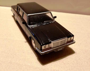 ソビエトヴィンテージZil-117ダイキャストカーモデル。1980年代にソ連