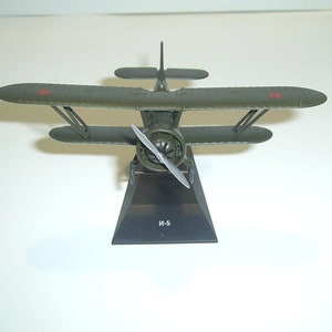 I-5 aircraft model 1/73. Fighter USSR 1929-1942 Vintage. Mini old plane. Airplane. Plane model. Aircraft. DeAGOSTINI