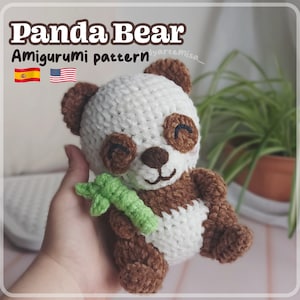 WZÓR AMIGURUMI, wzór na szydełkową maskotkę pandę, uroczy miś panda z bambusem | Instrukcje w języku hiszpańskim i angielskim (wzór cyfrowy, PDF).