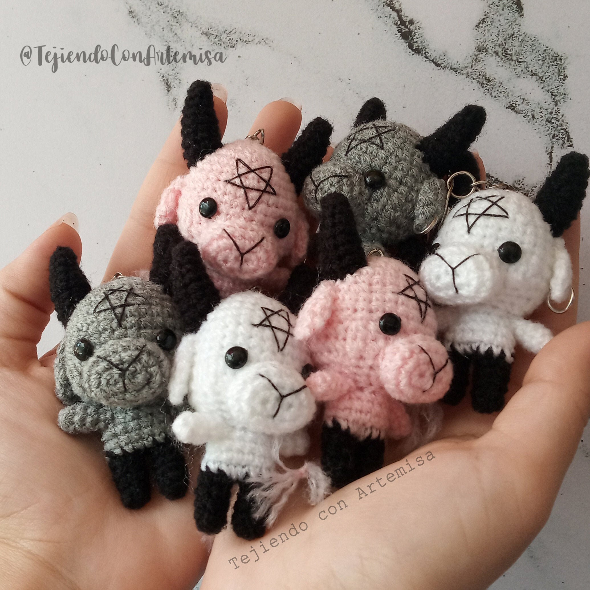 Baphomet keychain amigurumi PATTERN ESP/ENG