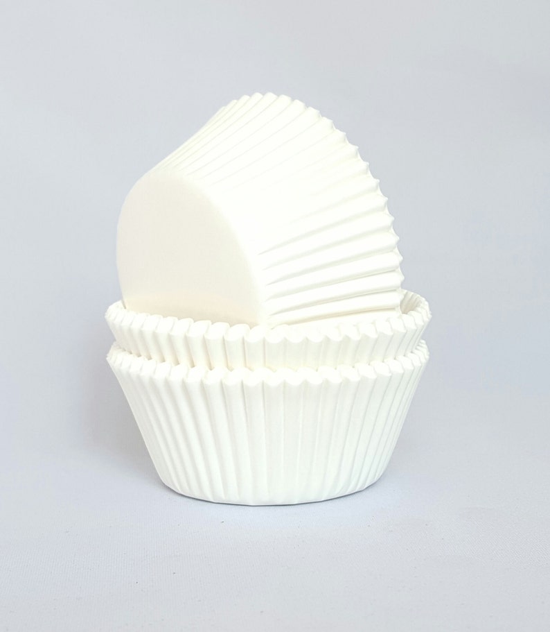 High Quality White Standard Size Cupcake Cases Liners High Quality White Standard Size Cupcake Cases Liners