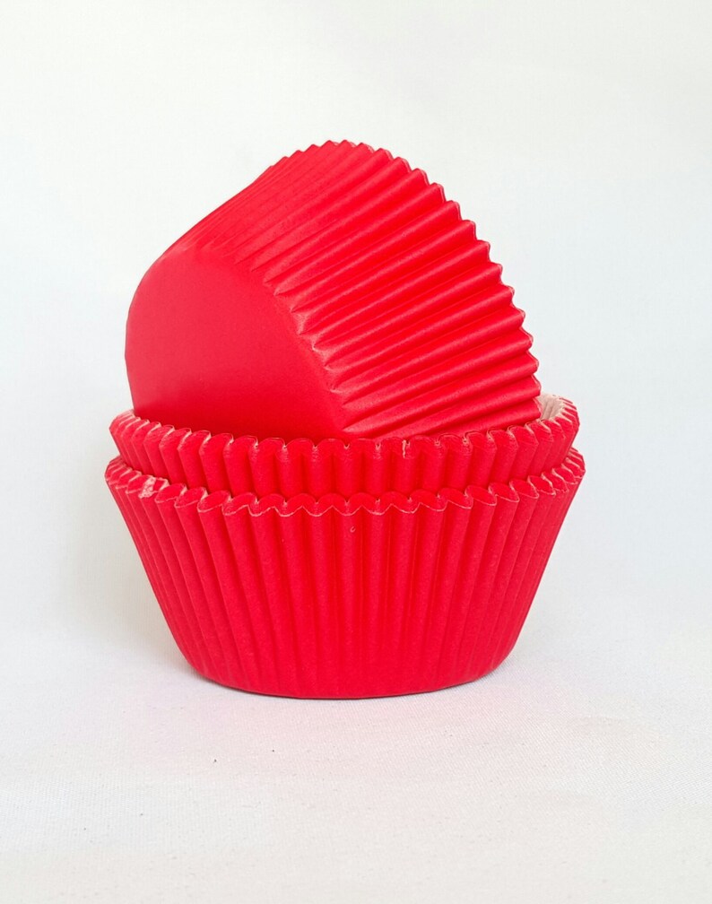 High Quality Red Standard Size Cupcake Cases Liners High Quality Red Standard Size Cupcake Cases Liners