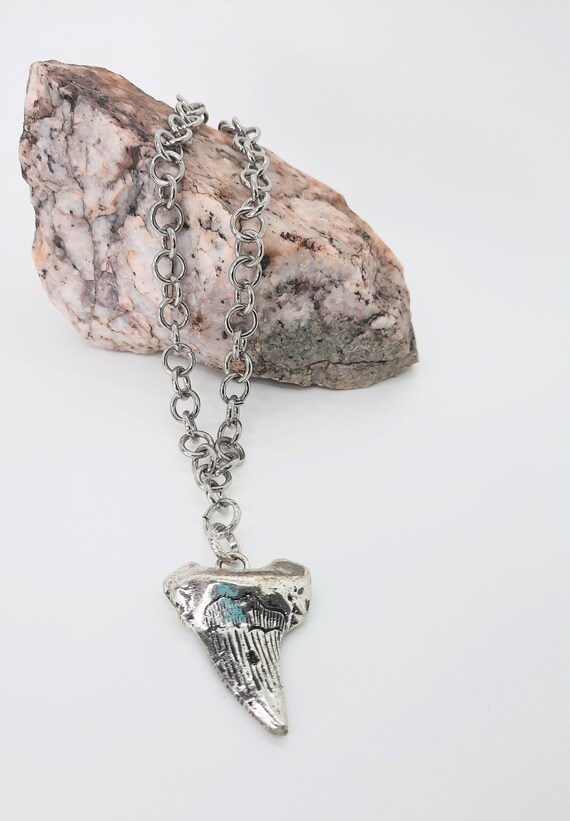 Shark tooth deals necklace choker