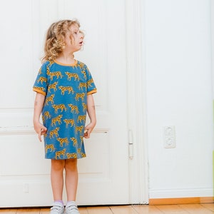 KIDS HOODIE DRESS 4-10 SEW YESTERDAY