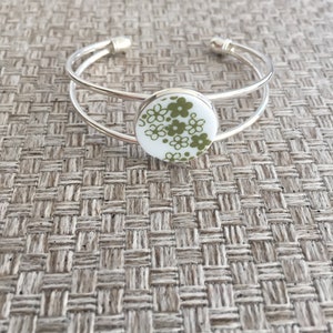 Corelle Spring Blossom Daisy Bracelet, Corelle Bracelet