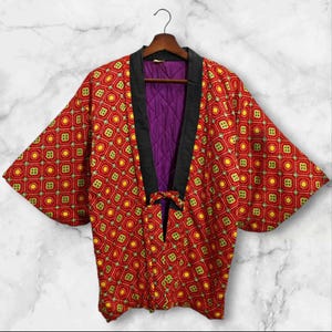Japanischer Kimono Rote Blumenmuster Hanten Gepolsterte Warme Winterjacke Noragi Mantel Strickjacke Kimono Robe Kurzarm