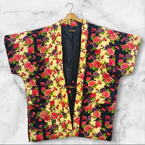 Japanischer Kimono Schwarz Blumenmuster Hanten Ärmellos Gepolsterte Warme Winterjacke Noragi Mantel Strickjacke Kimono Robe Kurzarm