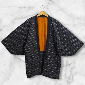Japanischer Kimono Schwarz Abstraktes Muster Hanten Gepolsterte Warme Winterjacke Noragi Mantel Strickjacke Kimono Robe Kurzarm